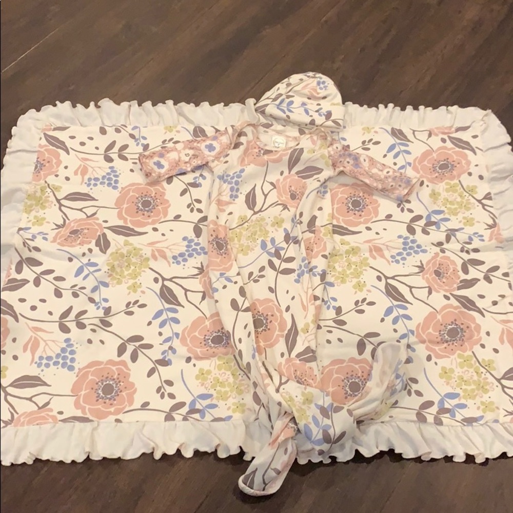 Teas Babe Gown set
